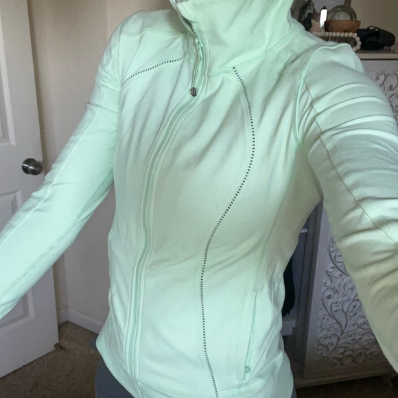 Lululemon Full Zip Jacket (Mint) Size 8-10 - Picture 4 of 7